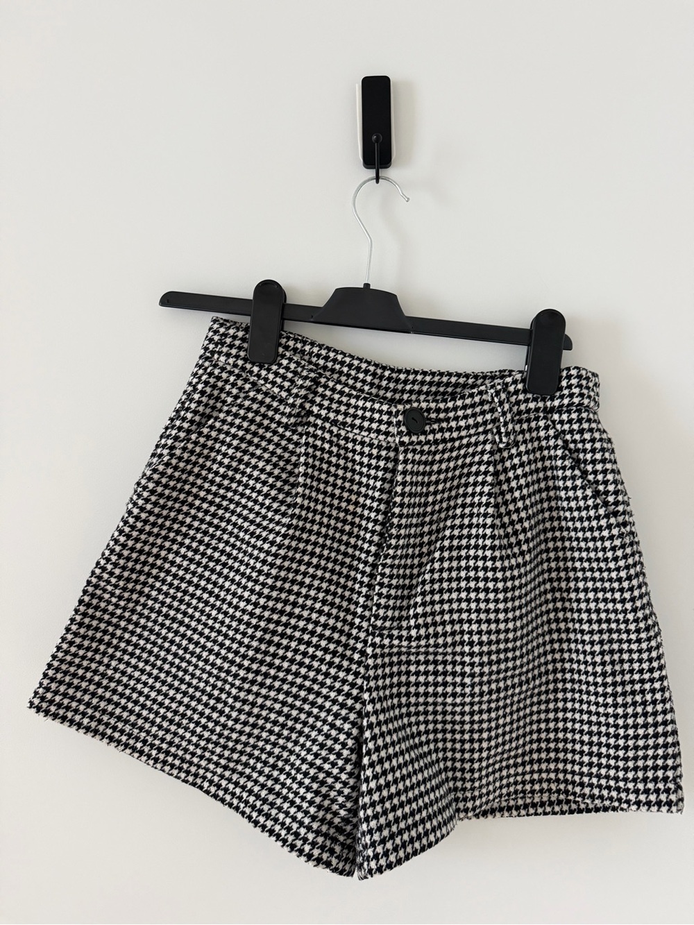 HYFVE Houndstooth High-Waist Shorts - Black & White